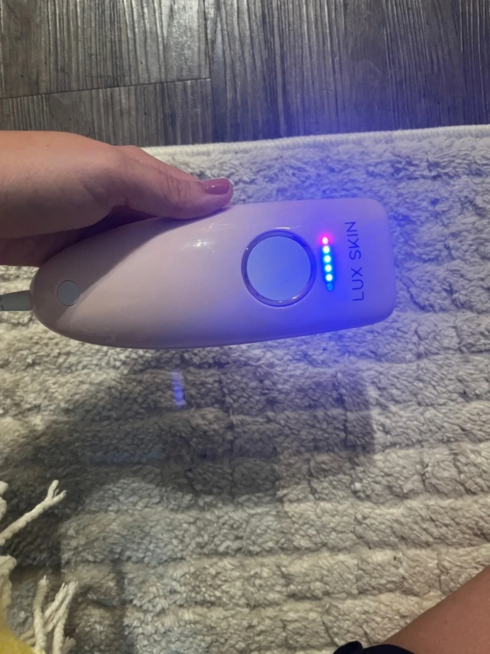 IPL Handset in Blush Pink for At-Home Hair Reduction